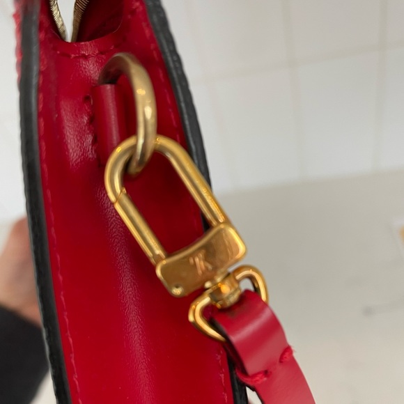 Louis Vuitton red pochette purse - Picture 3 of 11